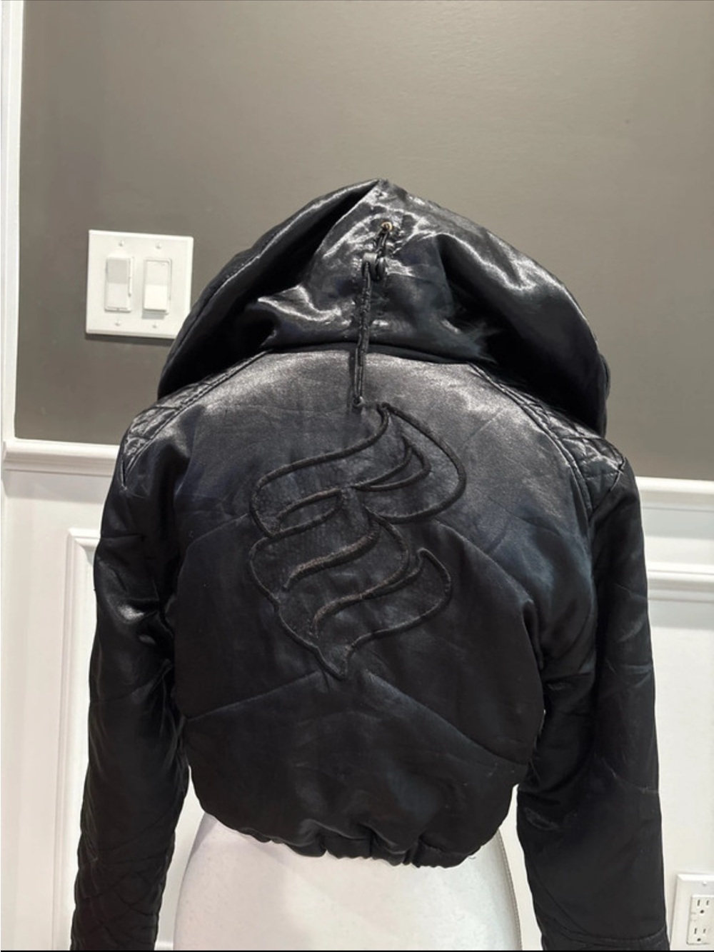 Rocawear Black Cropped Hooded Bomber Jacket with Pink Lining - Picture 9 of 10
